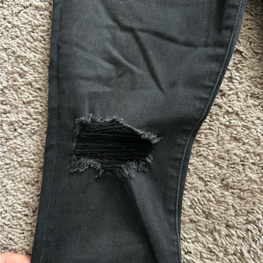 Good American Black Jeans Distressed Knees - Picture 5 of 6